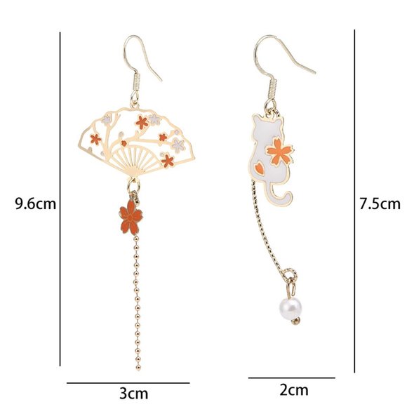 Japanese Sakura Fan Kitten Earrings - Picture 3 of 3